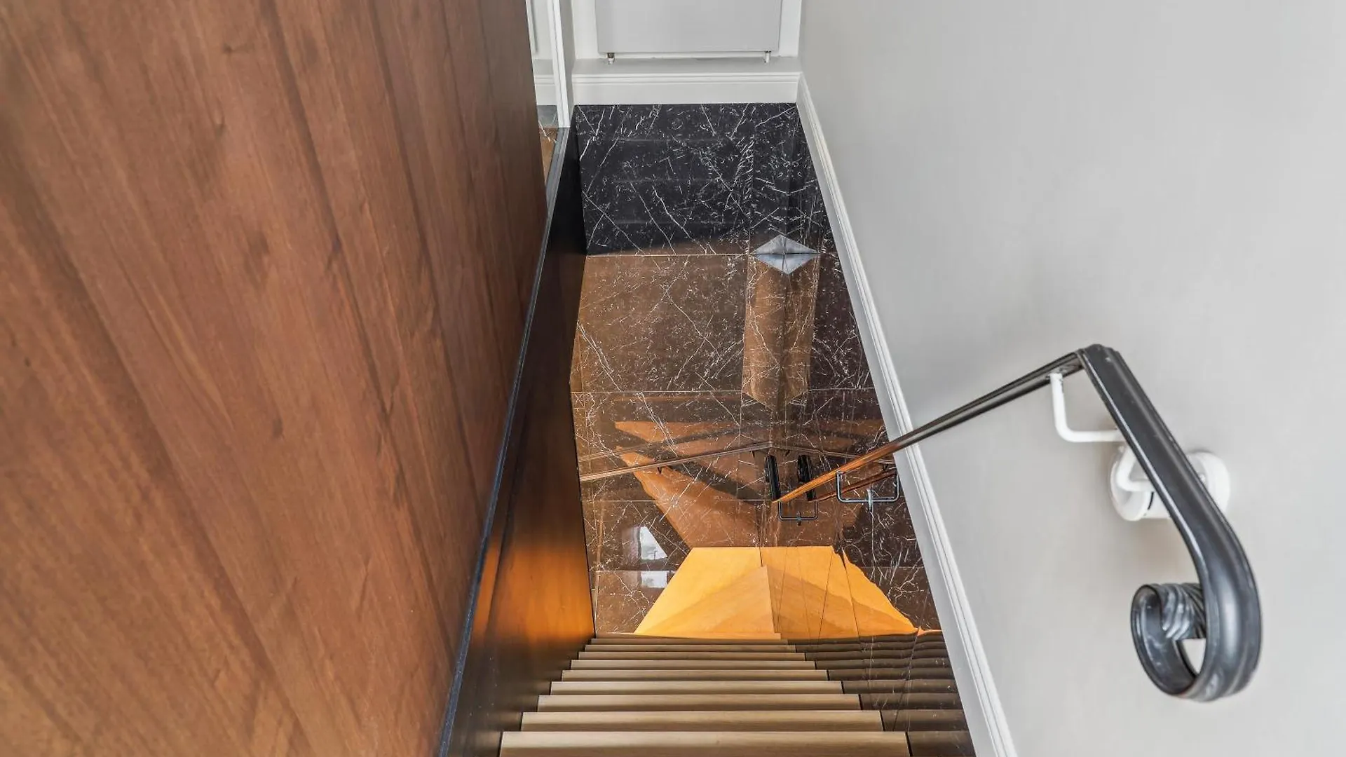 Modern - 2p - Parc Monceau Apartment Paris